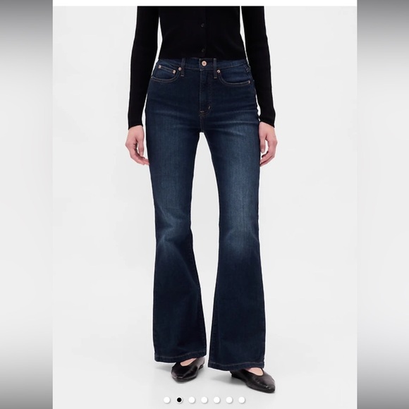 Gap NWT High Rise 70s Flare Jeans Size 29 Regular in Dark Wash - Picture 2 of 12